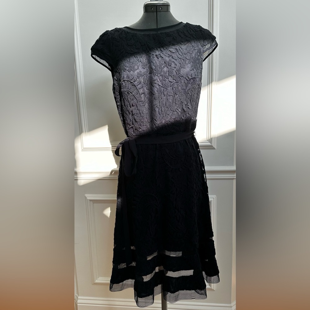 Adrianna Papell Cocktail Dress Size 8, Navy Blue